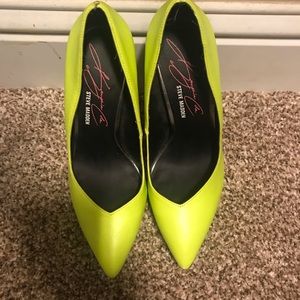 Keyshia Cole by Steve Madden Lime green pumps